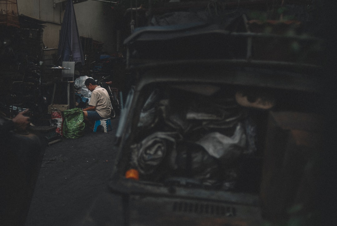 service de démolition et recyclage de voitures hors d’usage, rapide et écologique. faites recycler votre voiture en toute simplicité avec notre expertise en car scrapping.